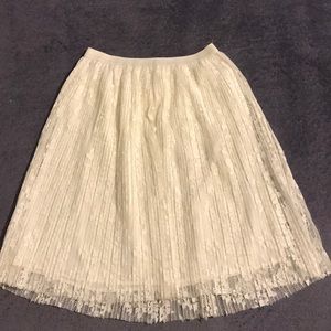 Barely worn white skirt from F21